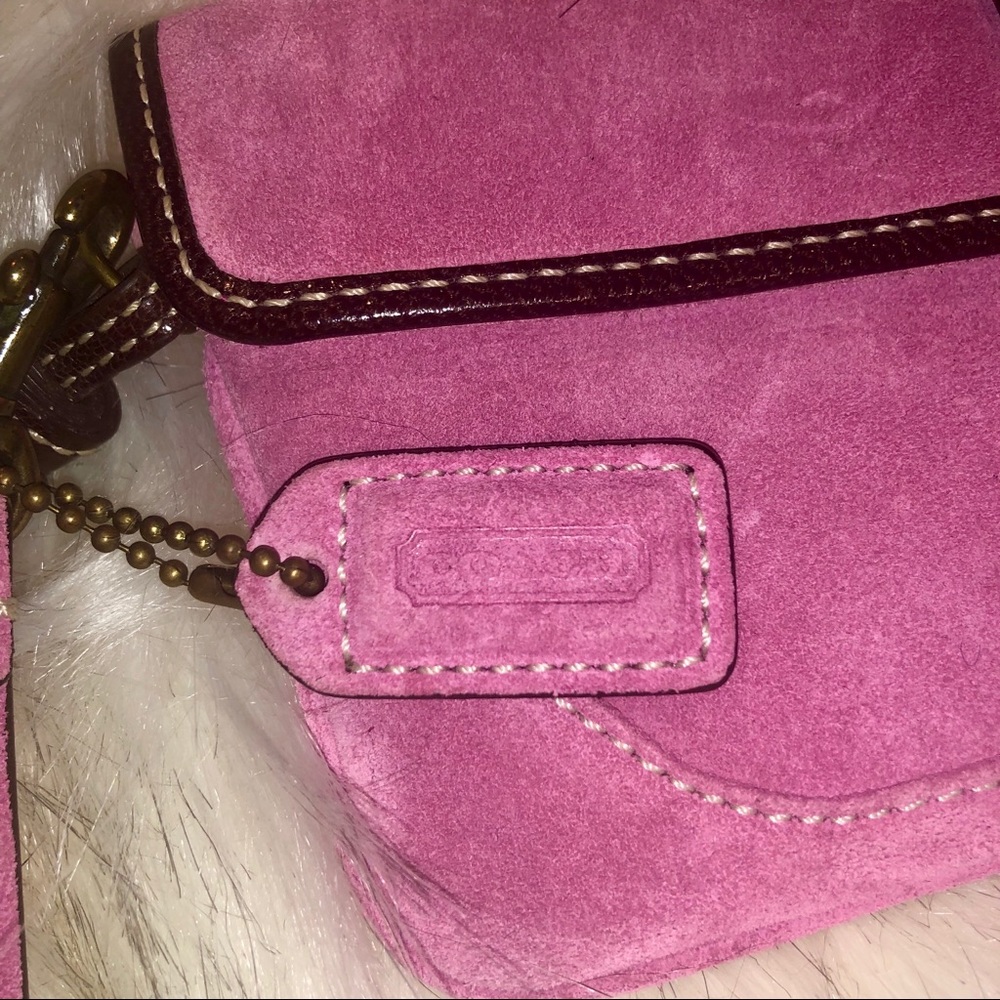 COACH Pink Suede Wristlet 💓 - Picture 3 of 6